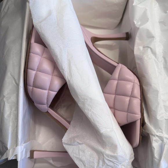 Brand New Bottega Venetta Padded Quilted Leather Mule ✨ - Picture 9 of 10